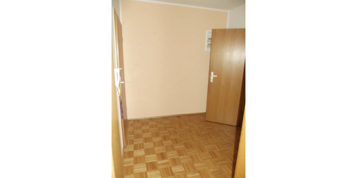 Etagenwohnung Rodewisch - 2 Zimmer, 76 m&sup2;, 418&euro; | Angebot:25648420