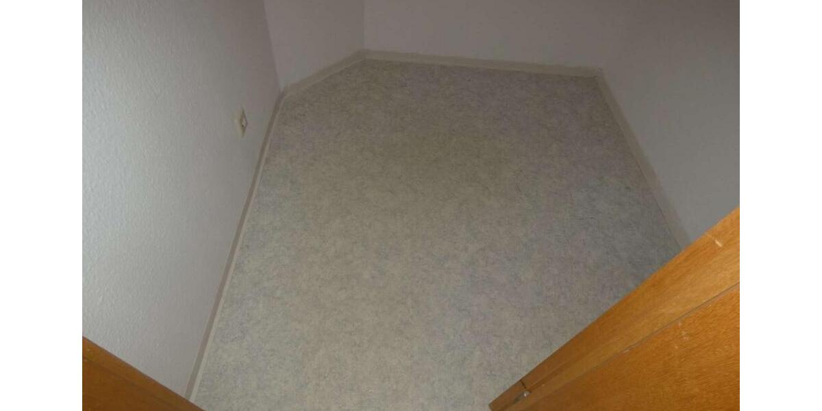 Dachgeschoßwohnung Zwickau - 3 Zimmer, 85 m&sup2;, 430&euro; | Angebot:19088361