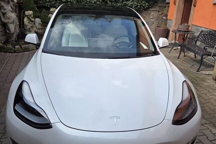 Tesla Model 3 39.365 km 41.900 &euro; Zwickau 08062