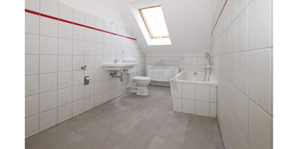 Etagenwohnung Zwickau Pölbitz - 4 Zimmer, 83 m&sup2;, 551&euro; | Angebot:25734229