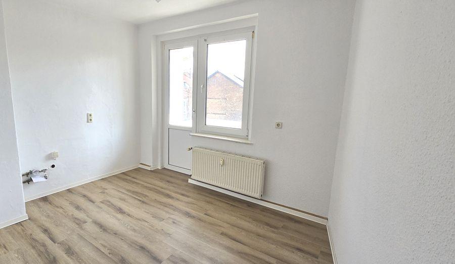 Etagenwohnung Werdau - 2 Zimmer, 63 m&sup2;, 310&euro; | Angebot:24784881