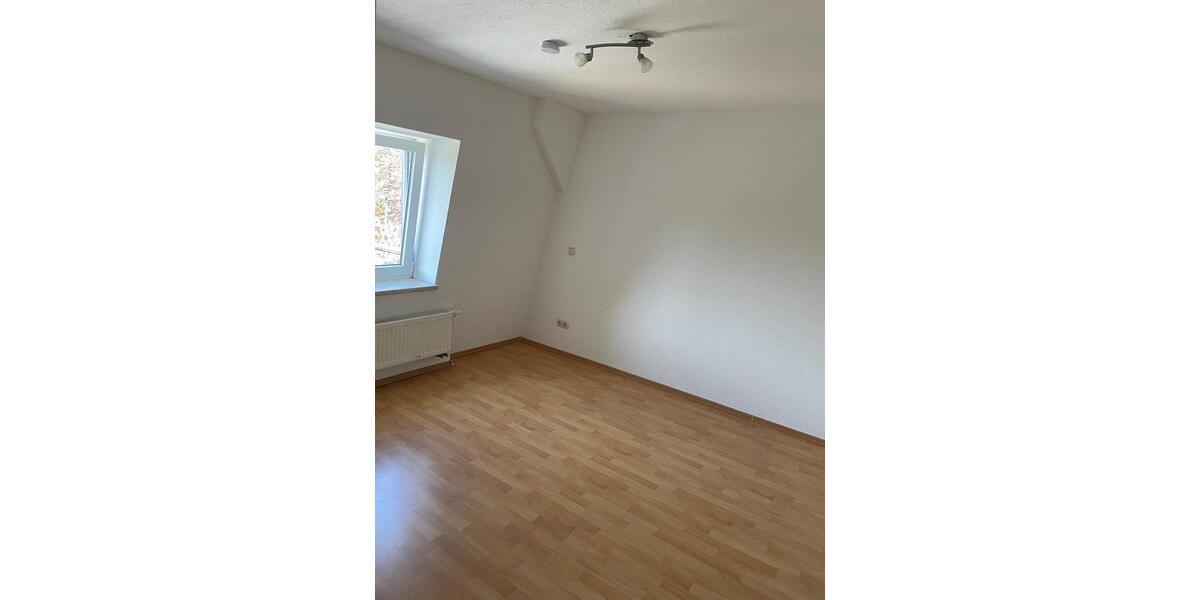 Dachgeschoßwohnung Meerane - 2 Zimmer, 50 m&sup2;, 290&euro; | Angebot:26659839