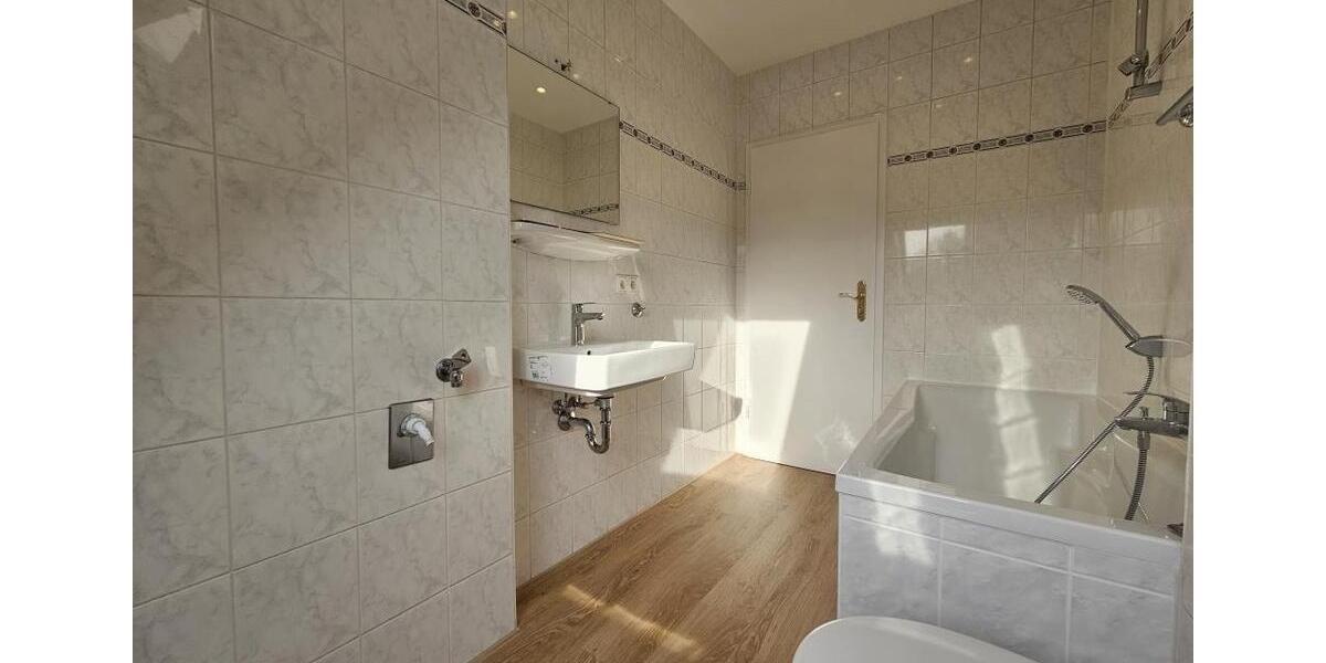 Dachgeschoßwohnung Zwickau Zwickau-Nord - 2 Zimmer, 52 m&sup2;, 338&euro; | Angebot:25362073