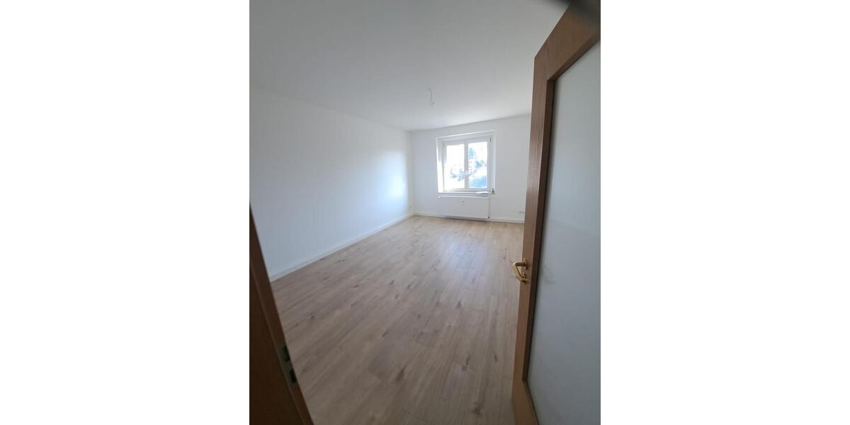 Etagenwohnung Crimmitschau - 2 Zimmer, 41 m&sup2;, 246&euro; | Angebot:25186405