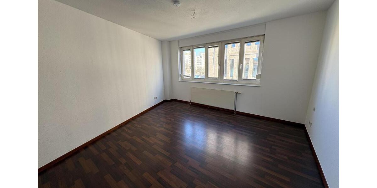 Etagenwohnung Zwickau - 4 Zimmer, 124 m&sup2;, 860&euro; | Angebot:25547266