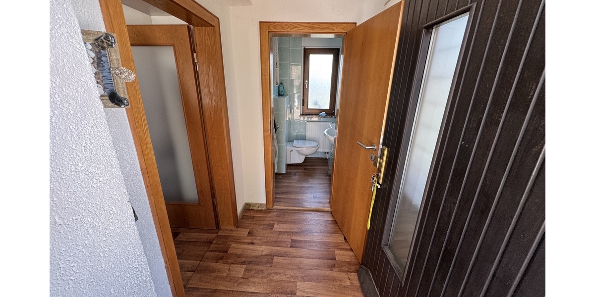 Großzügiges Einfamilienhaus mit Sauna, Sonnenterrasse und drei Garagen in Berga-Wünschendorf. - Einfamilienhaus Berga-Wünschendorf Wünschendorf | Angebot:27266296