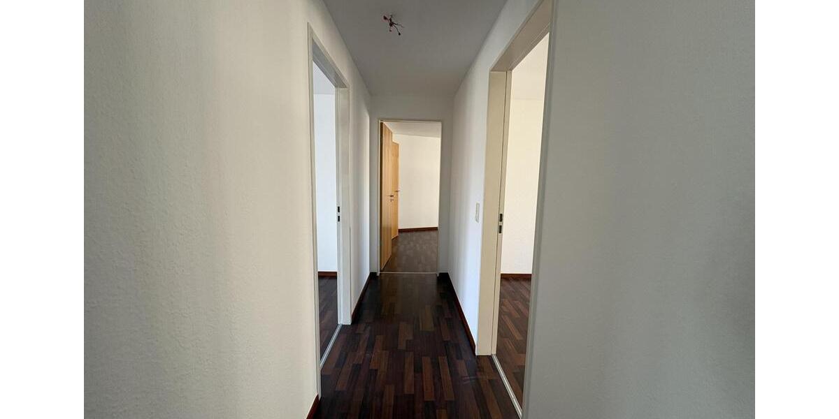 Etagenwohnung Zwickau - 4 Zimmer, 124 m&sup2;, 860&euro; | Angebot:25547266