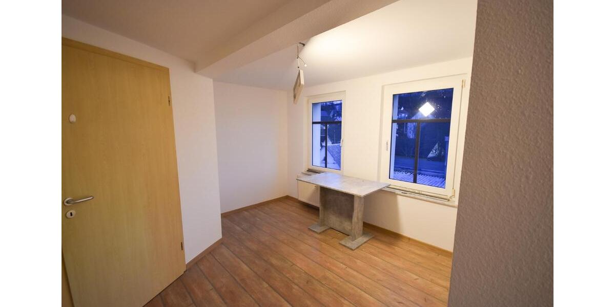 Dachgeschoßwohnung Reinsdorf - 2 Zimmer, 48 m&sup2;, 310&euro; | Angebot:25152645
