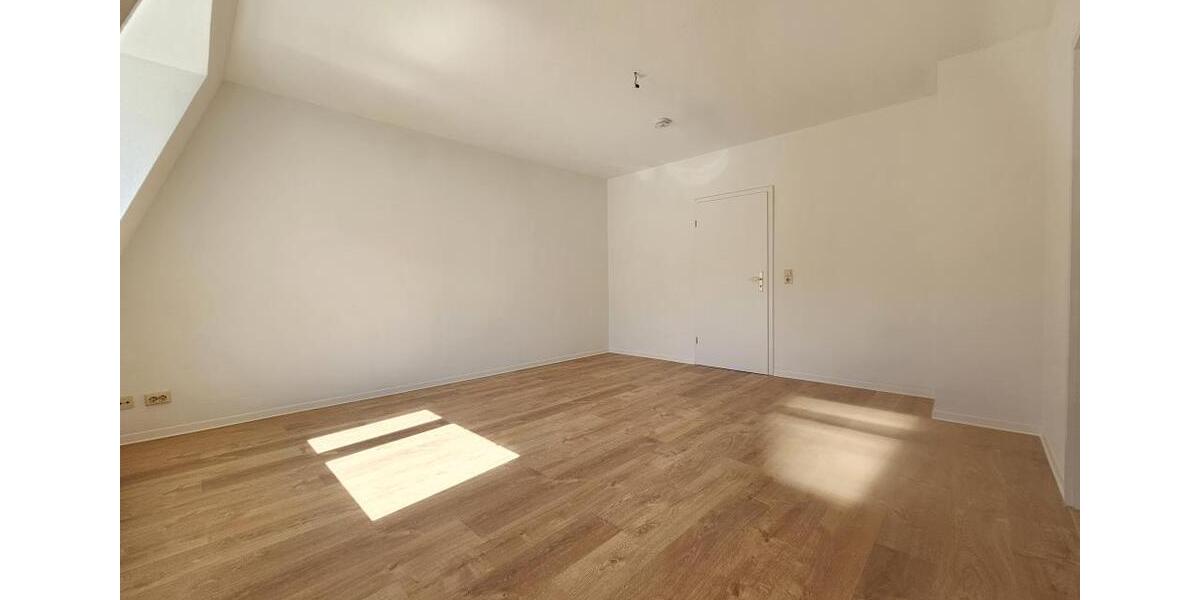 Dachgeschoßwohnung Aue-Bad Schlema Bad Schlema - 3 Zimmer, 78 m&sup2;, 389&euro; | Angebot:26645174