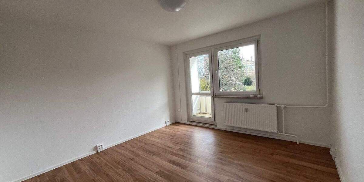 Etagenwohnung Zwickau Neuplanitz - 3 Zimmer, 60 m&sup2;, 250&euro; | Angebot:25700353