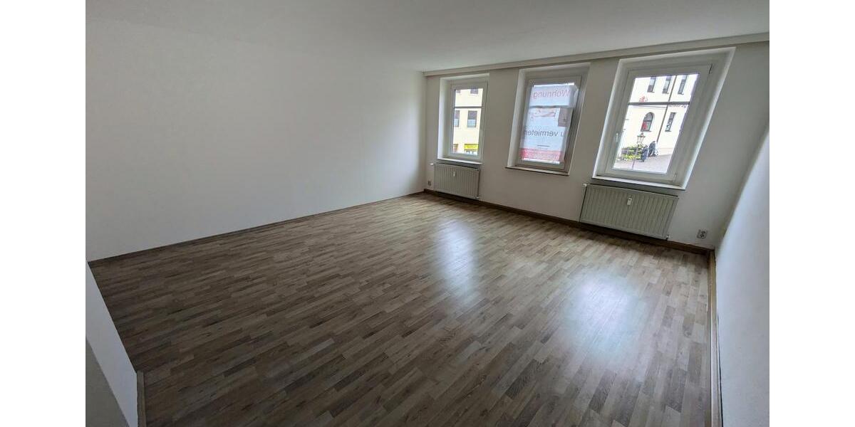 Etagenwohnung Waldenburg - 2 Zimmer, 76 m&sup2;, 300&euro; | Angebot:25945718