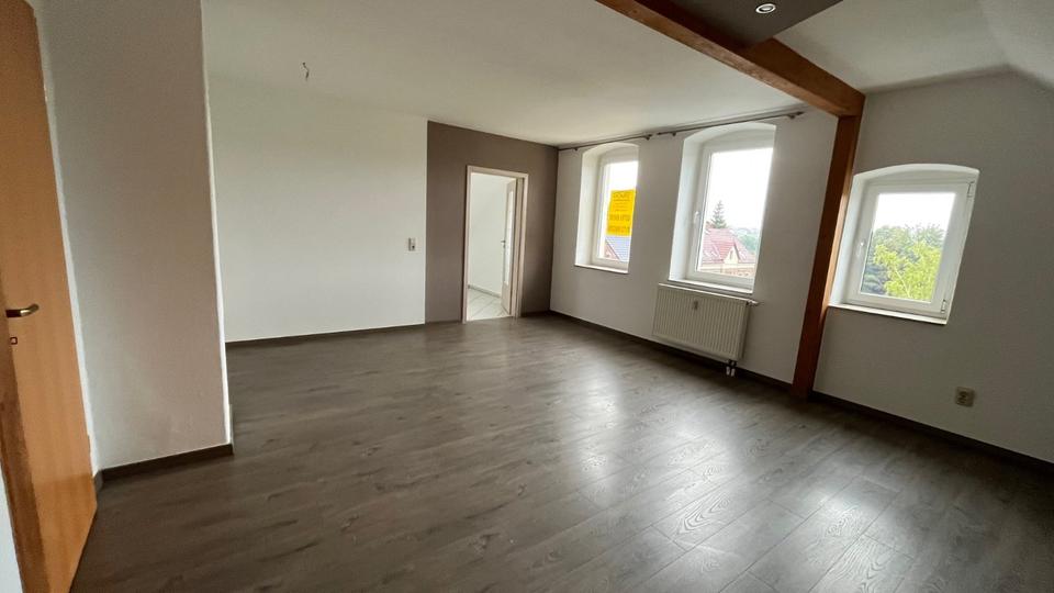 Dachgeschoßwohnung Werdau - 4 Zimmer, 80 m&sup2;, 500&euro; | Angebot:23808651