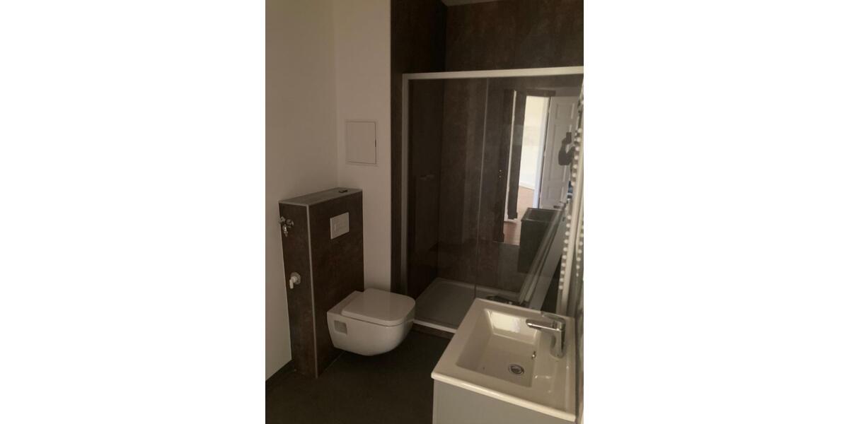 Etagenwohnung Reichenbach im Vogtland - 5 Zimmer, 150 m&sup2;, 900&euro; | Angebot:24851263