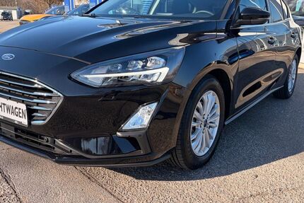 Ford Focus 17.676 km 19.440 &euro; Glauchau 08371