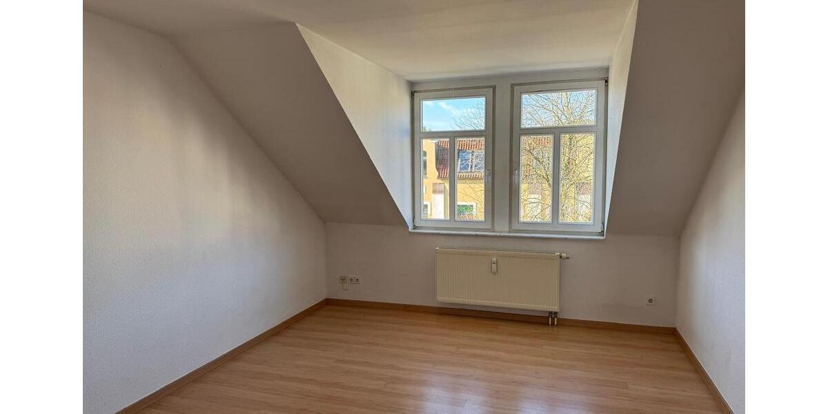 Dachgeschoßwohnung Zwickau Zwickau-Nord - 3 Zimmer, 60 m&sup2;, 370&euro; | Angebot:25377471