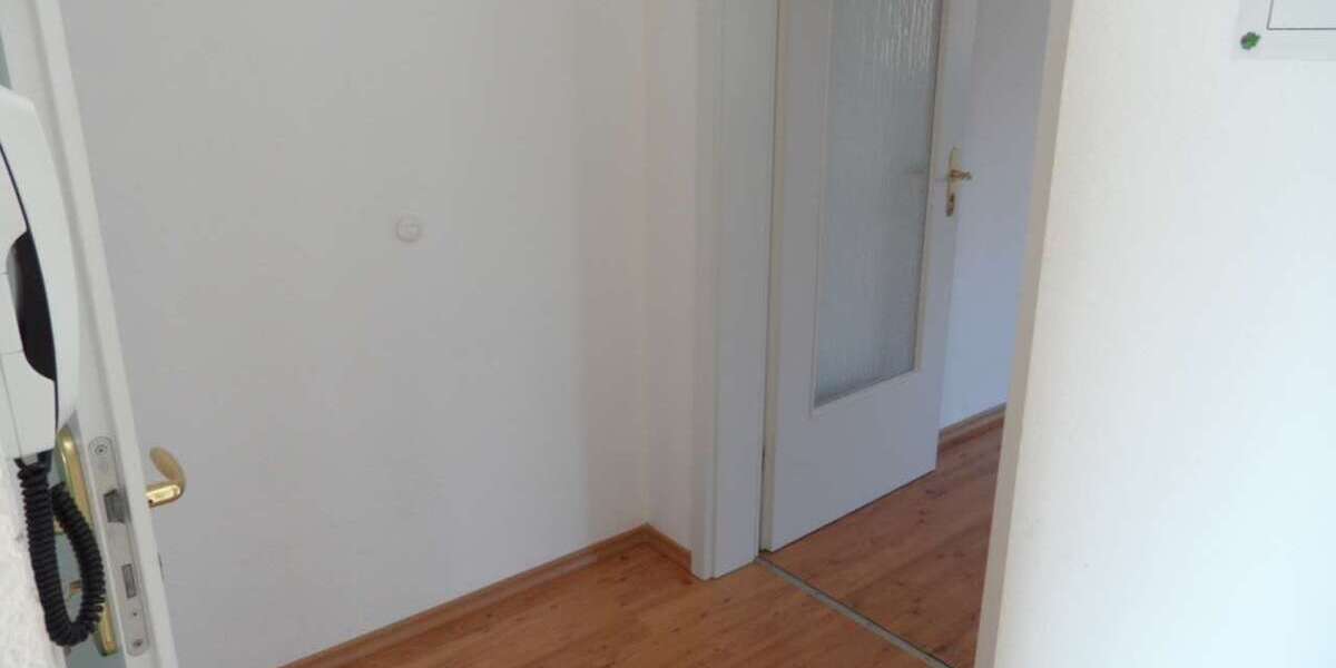 Etagenwohnung Zwickau Pölbitz - 2 Zimmer, 43 m&sup2;, 310&euro; | Angebot:26439521
