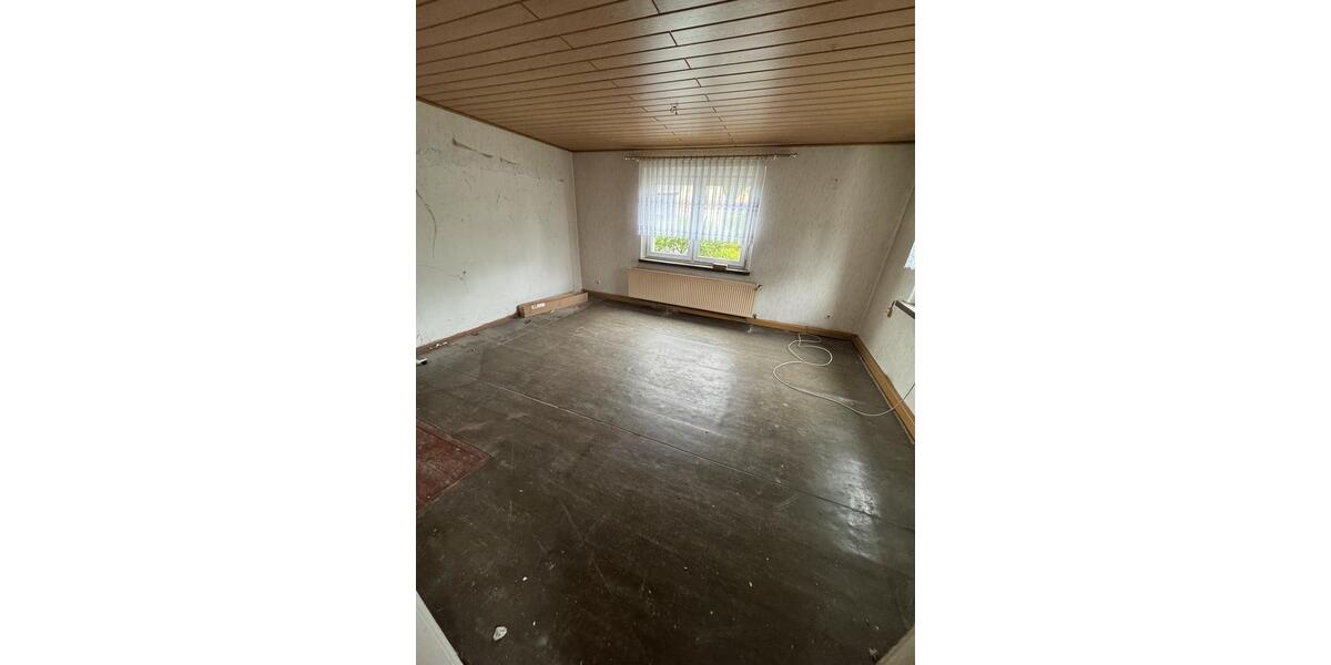 Einfamilienhaus Hohenstein-Ernstthal Ernstthal - 10 Zimmer, 140 m&sup2;, 78.000&euro; | Angebot:21974079