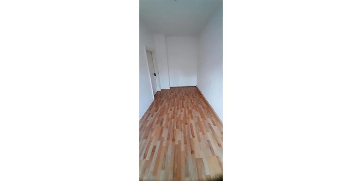 Etagenwohnung Glauchau - 3 Zimmer, 70 m&sup2;, 379&euro; | Angebot:22267896