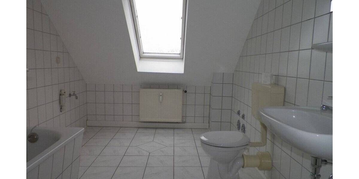 Etagenwohnung Zwickau Innenstadt - 3 Zimmer, 75 m&sup2;, 455&euro; | Angebot:25734789