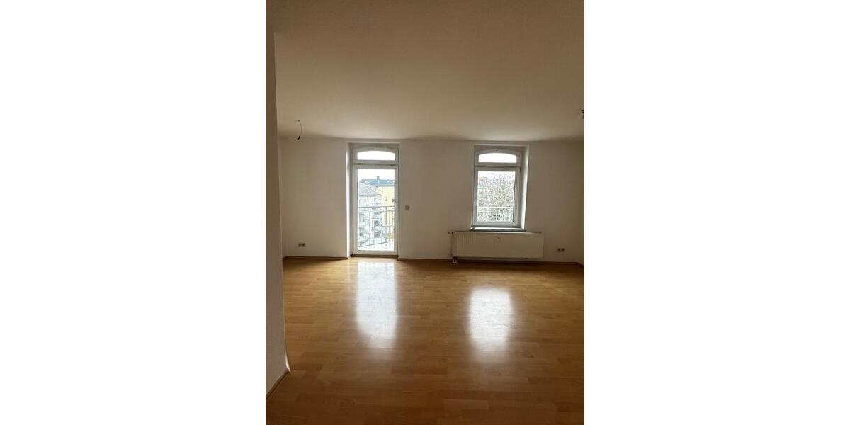 Dachgeschoßwohnung Zwickau - 3 Zimmer, 85 m&sup2;, 552&euro; | Angebot:25838530