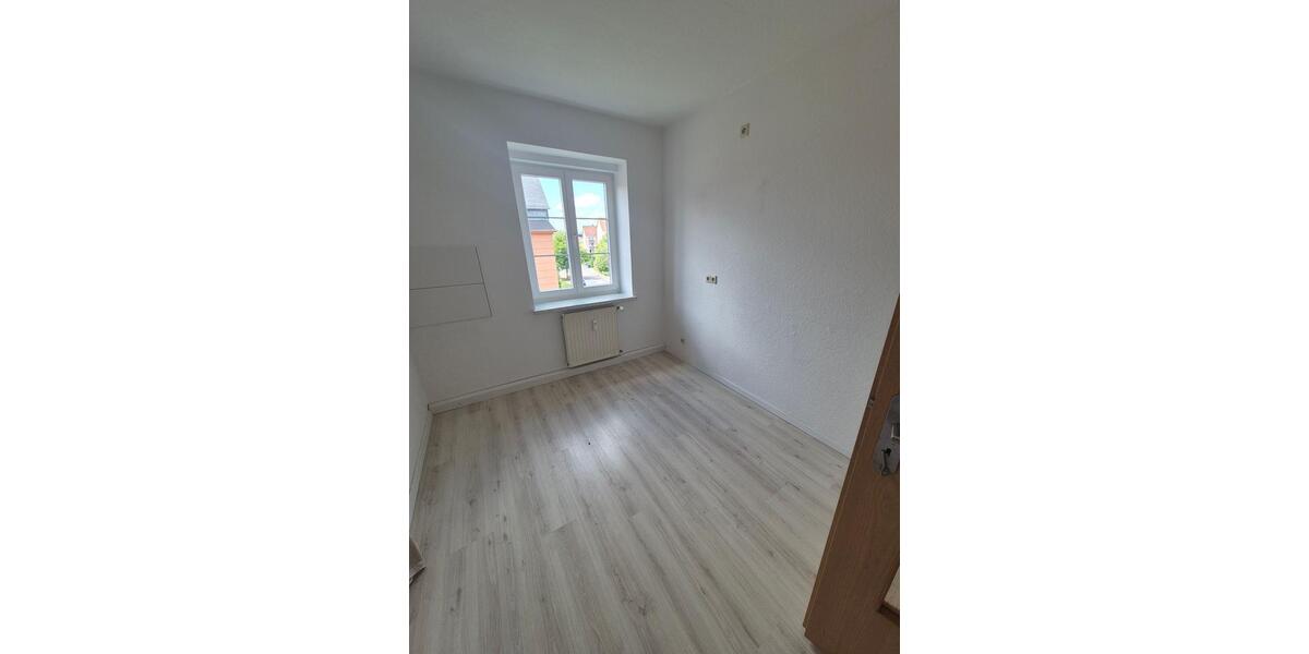 Etagenwohnung Glauchau - 3 Zimmer, 71 m&sup2;, 460&euro; | Angebot:23849643