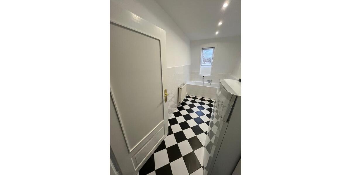 Dachgeschoßwohnung Gersdorf - 5 Zimmer, 130 m&sup2;, 900&euro; | Angebot:25717822