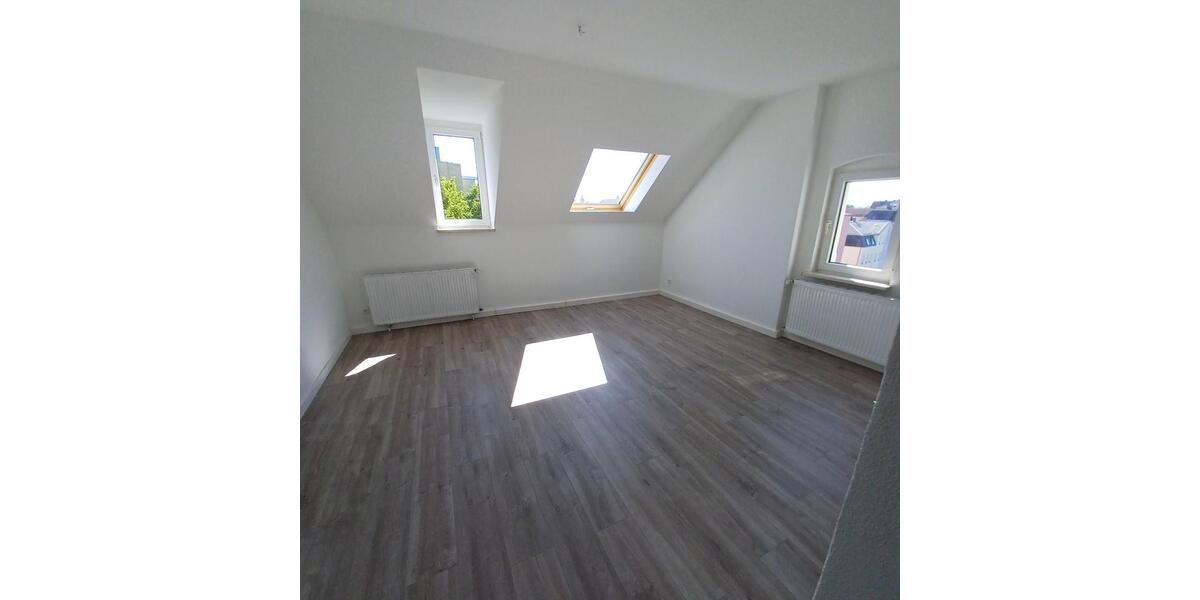 Dachgeschoßwohnung Zwickau Zwickau-West - 3 Zimmer, 62 m&sup2;, 340&euro; | Angebot:20618659