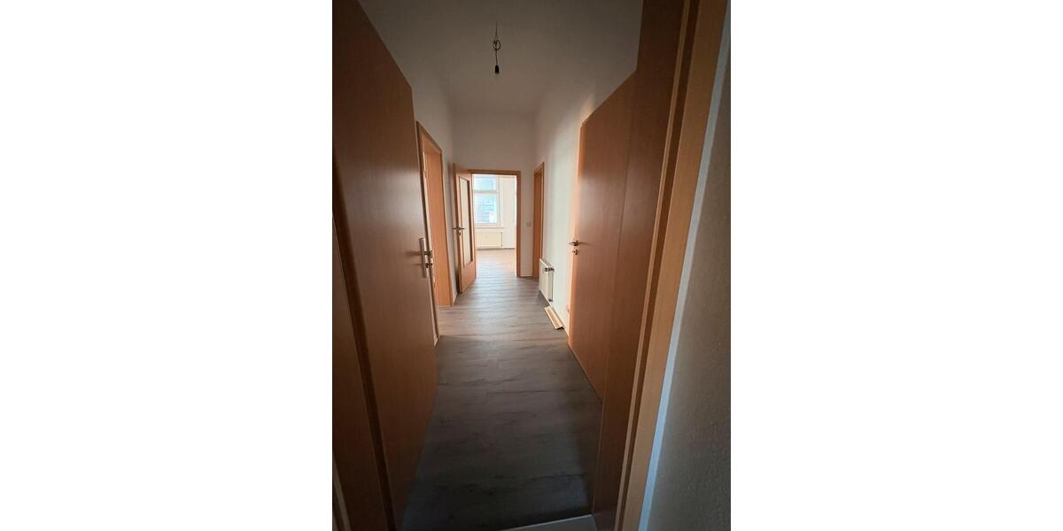 Erdgeschoßwohnung Crimmitschau - 3 Zimmer, 67 m&sup2;, 520&euro; | Angebot:25891877