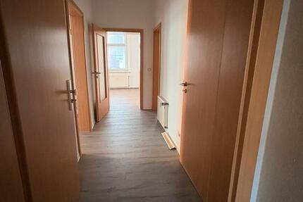 Wohnung Crimmitschau - 3 Zimmer, 67 m&sup2;, 520&euro; | Angebot:25891877