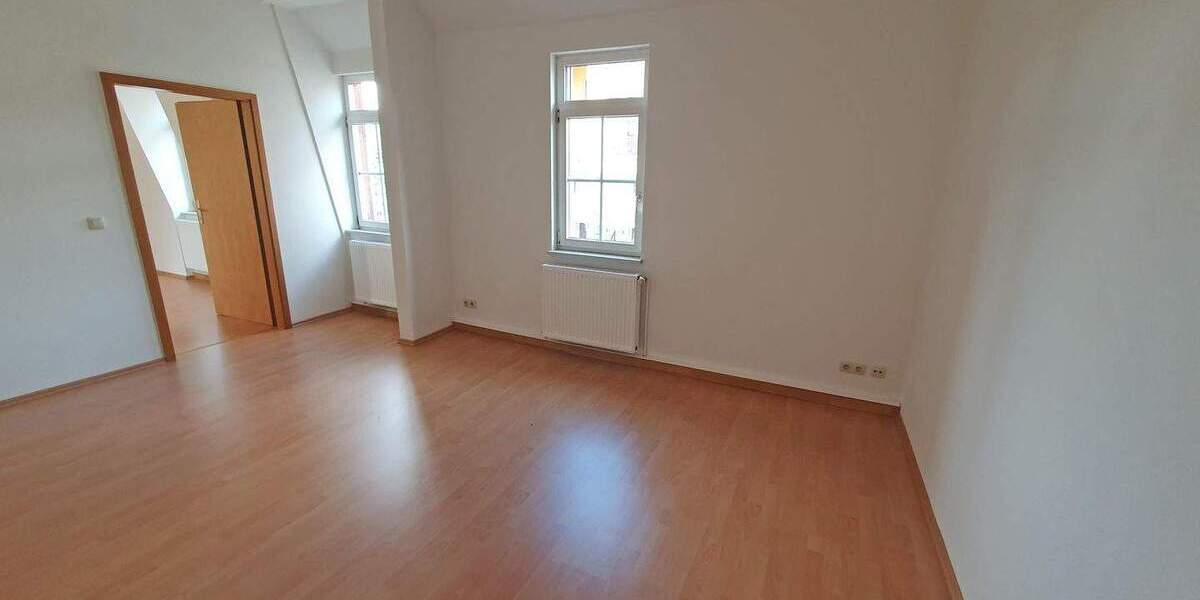 Etagenwohnung Schmölln - 2 Zimmer, 66 m&sup2;, 340&euro; | Angebot:25671830