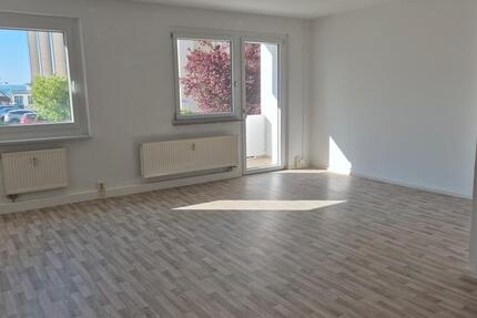 Wohnung Crimmitschau - 3 Zimmer, 69 m&sup2;, 391&euro; | Angebot:20581973