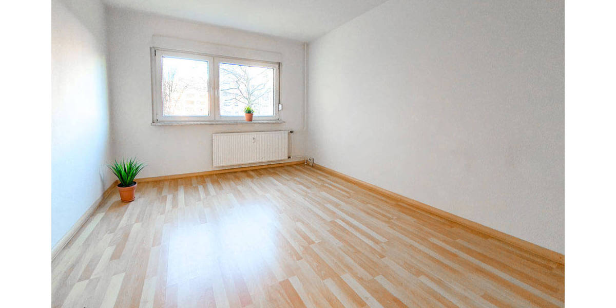 Etagenwohnung Zwickau Innenstadt - 3 Zimmer, 70 m&sup2;, 490&euro; | Angebot:25819042