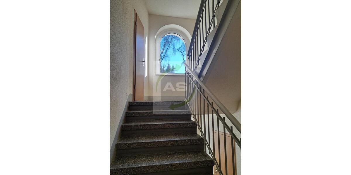 Dachgeschoßwohnung Zwickau - 1 Zimmer, 38 m&sup2;, 240&euro; | Angebot:25267482