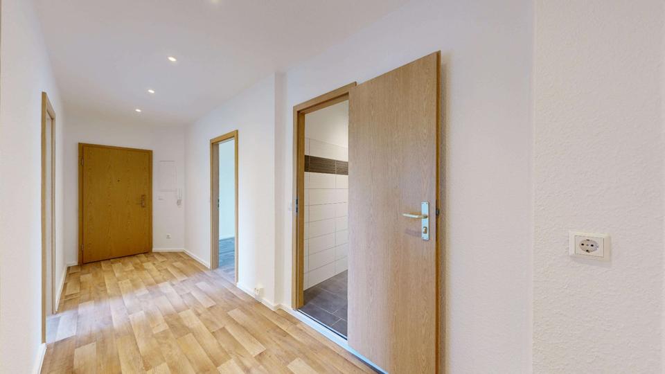 Etagenwohnung Reichenbach im Vogtland - 3 Zimmer, 71 m&sup2;, 380&euro; | Angebot:22696725