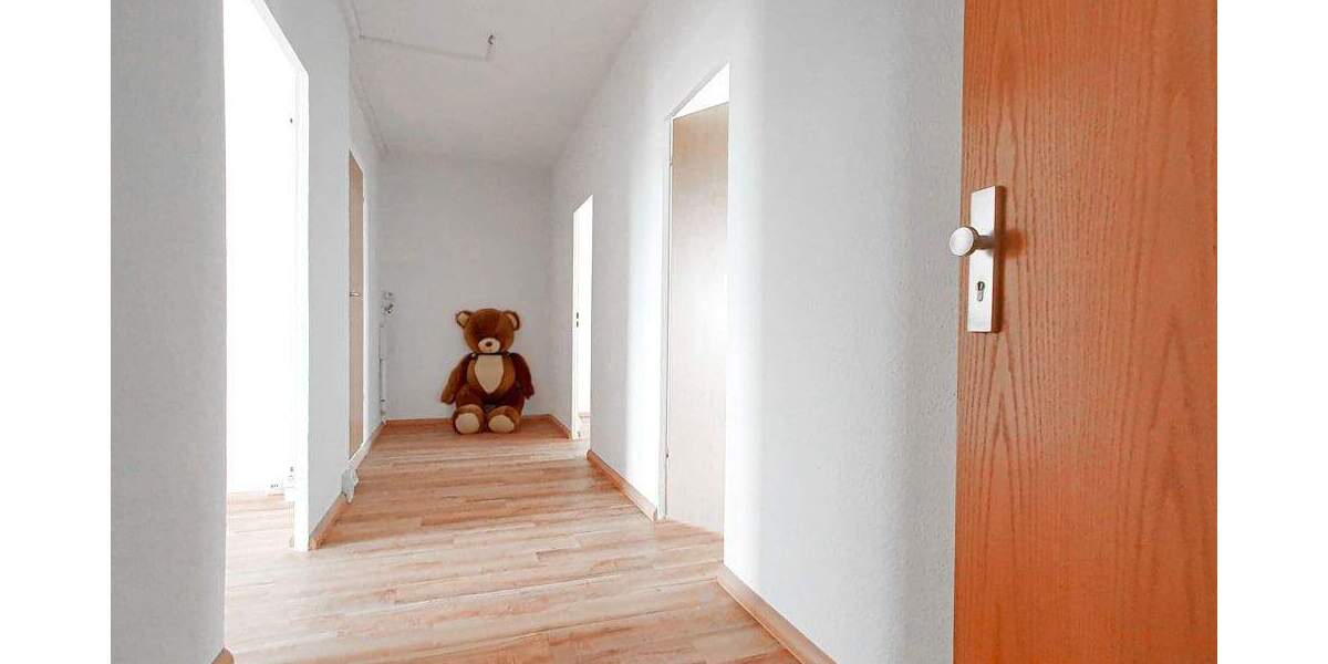 Etagenwohnung Zwickau Eckersbach - 3 Zimmer, 71 m&sup2;, 412&euro; | Angebot:25733941