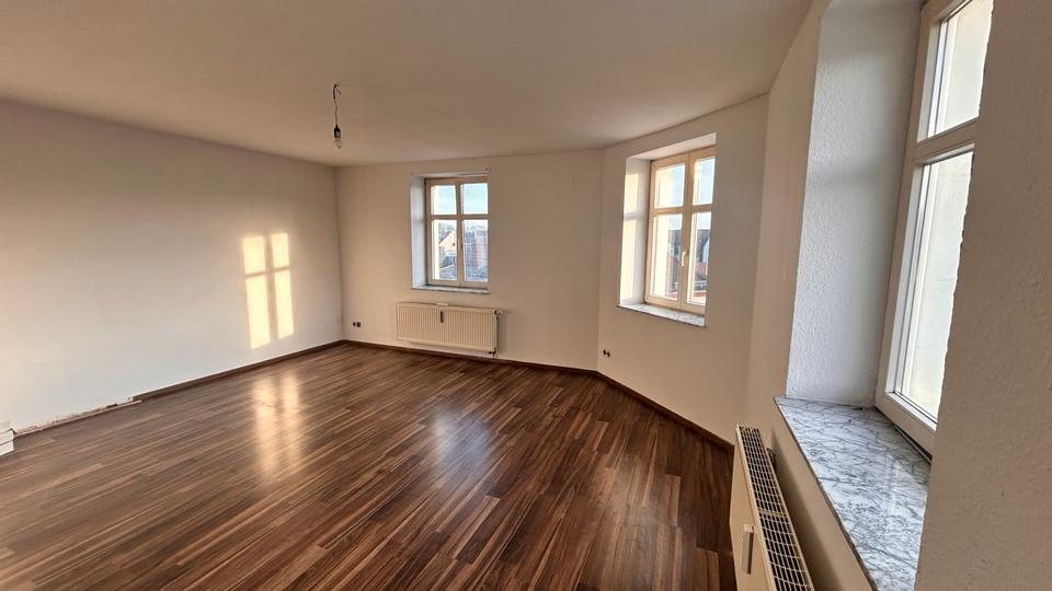 Dachgeschoßwohnung Zwickau - 2 Zimmer, 64 m&sup2;, 550&euro; | Angebot:25287190