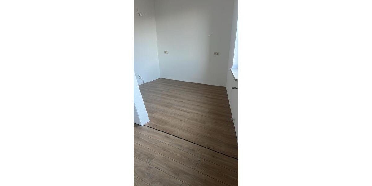 Etagenwohnung Greiz - 4 Zimmer, 105 m&sup2;, 600&euro; | Angebot:24757298