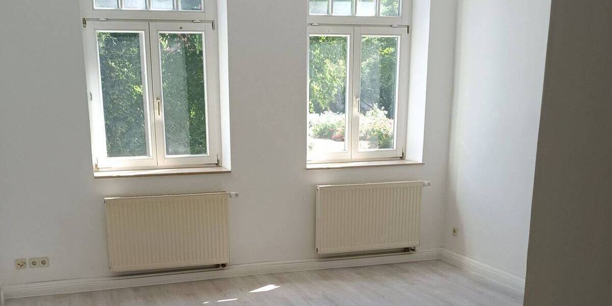 Etagenwohnung Zwickau Pölbitz - 2 Zimmer, 77 m&sup2;, 460&euro; | Angebot:26501411