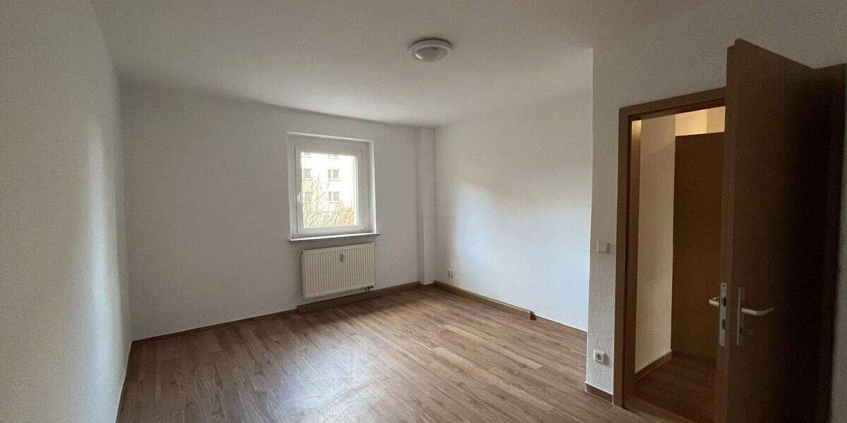 Etagenwohnung Zwickau Marienthal - 2 Zimmer, 52 m&sup2;, 299&euro; | Angebot:25700210