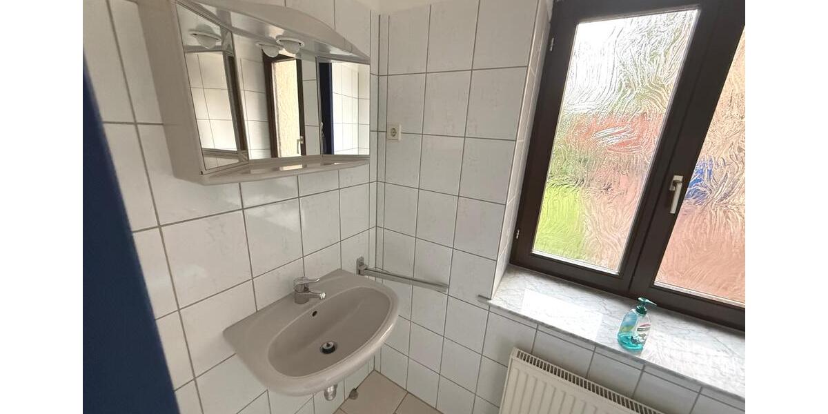 Erdgeschoßwohnung Reichenbach im Vogtland - 2 Zimmer, 70 m&sup2;, 350&euro; | Angebot:21558276
