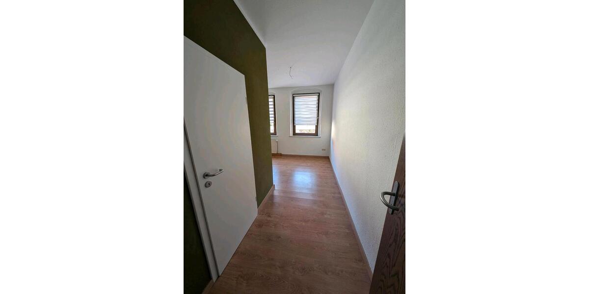 Erdgeschoßwohnung Zwickau Cainsdorf - 4 Zimmer, 134 m&sup2;, 670&euro; | Angebot:26339657
