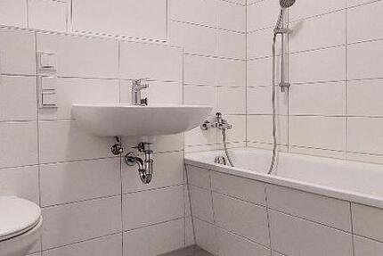 Wohnung Zwickau Neuplanitz - 4 Zimmer, 90 m&sup2;, 449&euro; | Angebot:24877884