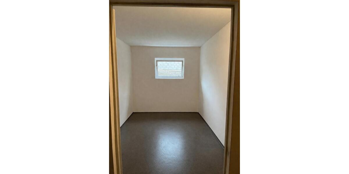 Dachgeschoßwohnung Schneeberg - 1 Zimmer, 42 m&sup2;, 240&euro; | Angebot:25894089