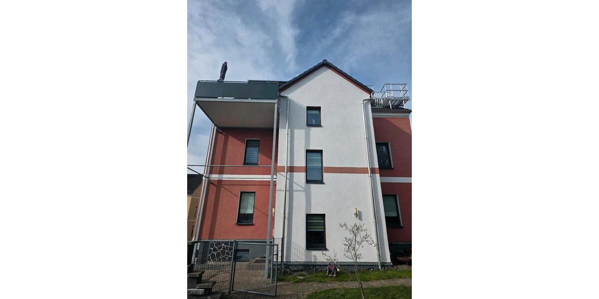 Dachgeschoßwohnung Oelsnitz (Erzgebirge) - 4 Zimmer, 144 m&sup2;, 1.500&euro; | Angebot:26029276