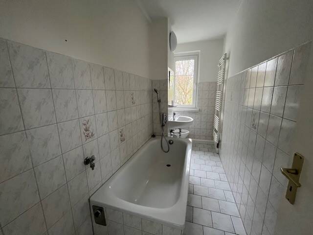 Etagenwohnung Zwickau Eckersbach - 2 Zimmer, 50 m&sup2;, 299&euro; | Angebot:26246308