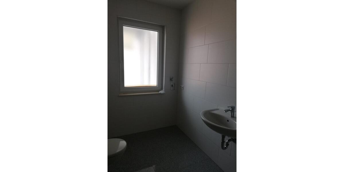 Etagenwohnung Schmölln - 4 Zimmer, 110 m&sup2;, 880&euro; | Angebot:24802003