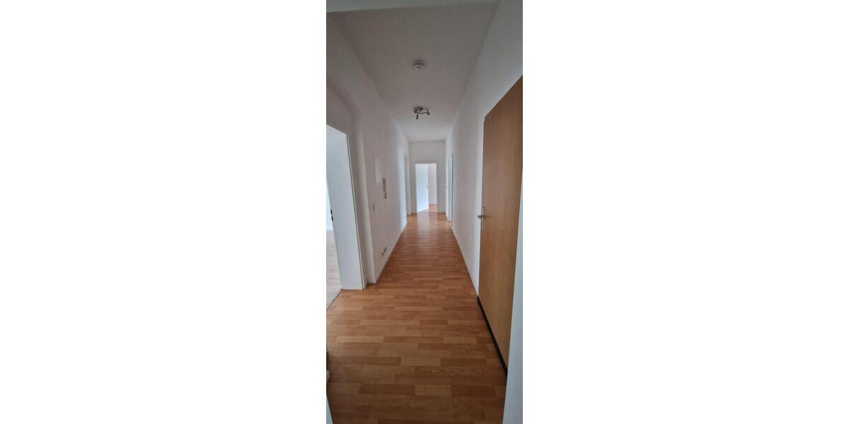 Erdgeschoßwohnung Zwickau - 4 Zimmer, 93 m&sup2;, 580&euro; | Angebot:26676965