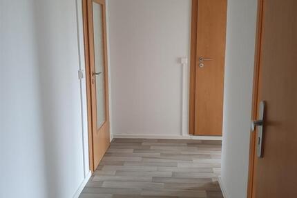 Wohnung Glauchau - 4 Zimmer, 67 m&sup2;, 440&euro; | Angebot:25591473