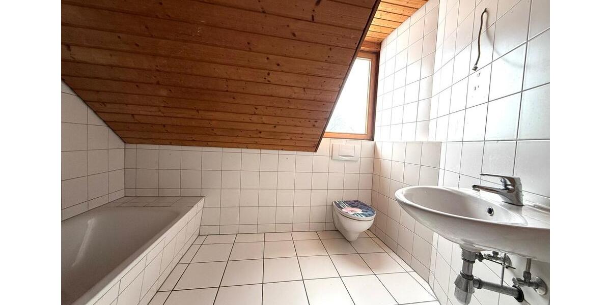 Etagenwohnung Reichenbach im Vogtland - 3 Zimmer, 78 m&sup2;, 546&euro; | Angebot:24875881