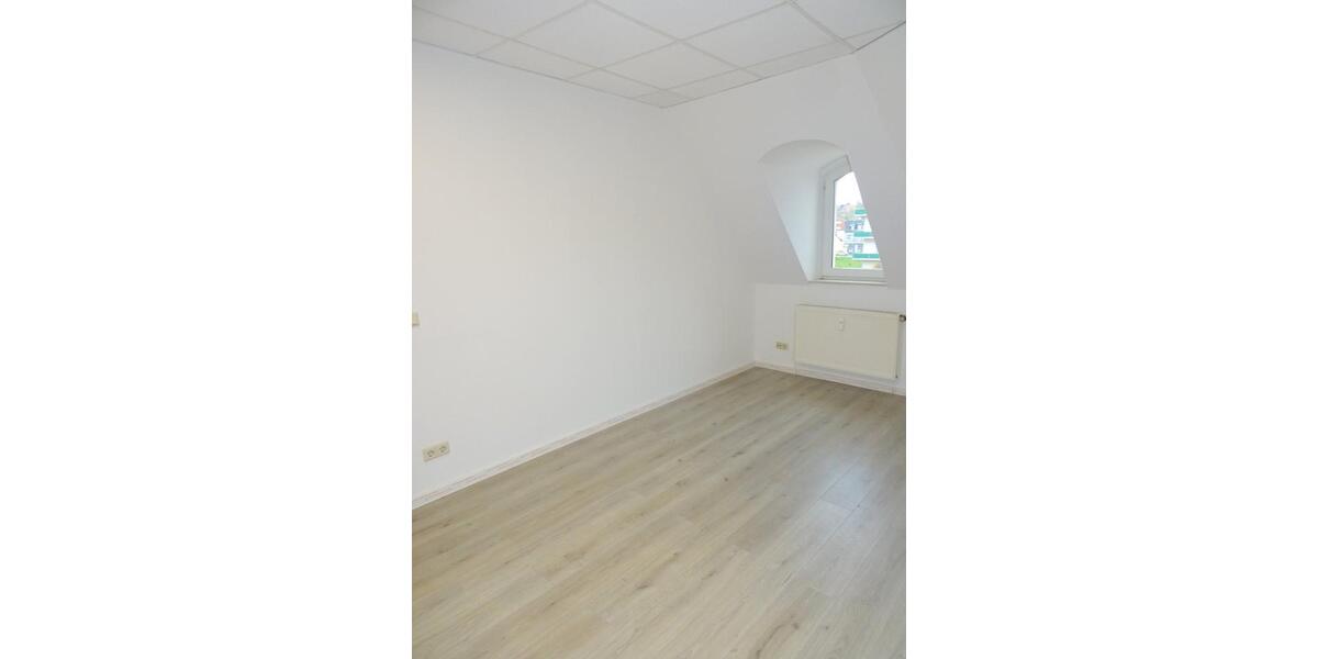 Etagenwohnung Werdau - 3 Zimmer, 82 m&sup2;, 450&euro; | Angebot:23438477